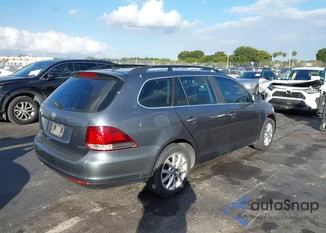 2014 Volkswagen Jetta Sportwagen 2.5L Se z USA, uszkodzony, nr VIN 3VWPP7AJ2EM614947